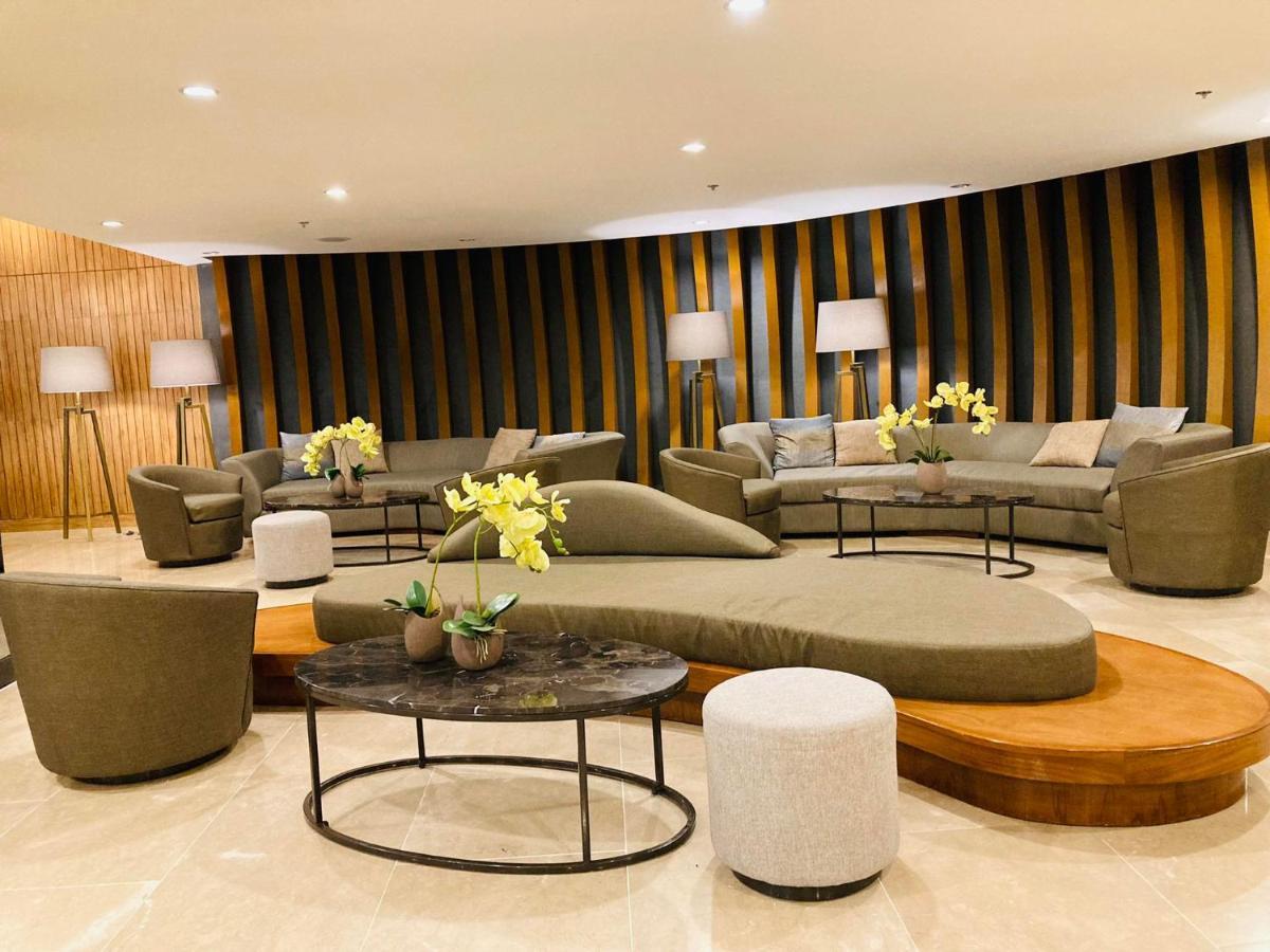 Shore Residences Moa Dynastel Staycation Пасай Экстерьер фото