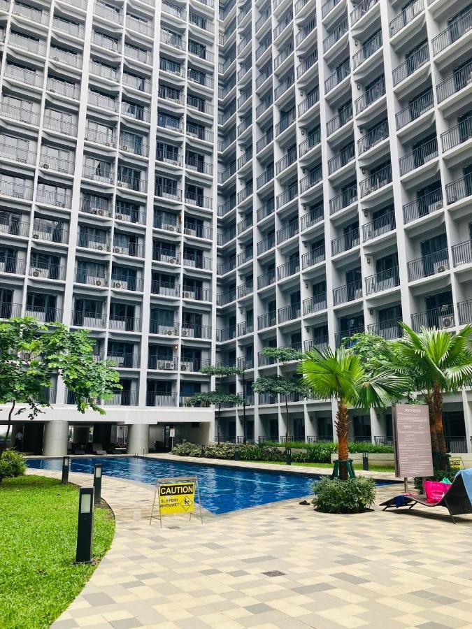 Shore Residences Moa Dynastel Staycation Пасай Экстерьер фото
